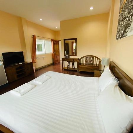 Baan Suan Khun Yaiy Otel Ban Wang Takhrai Dış mekan fotoğraf