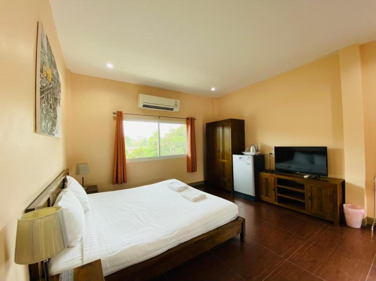 Baan Suan Khun Yaiy Otel Ban Wang Takhrai Dış mekan fotoğraf