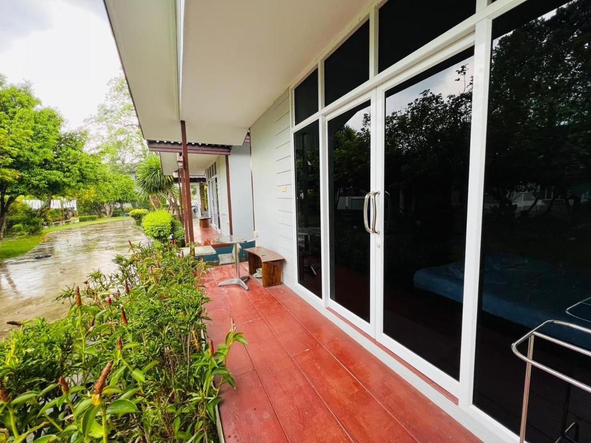 Baan Suan Khun Yaiy Otel Ban Wang Takhrai Dış mekan fotoğraf